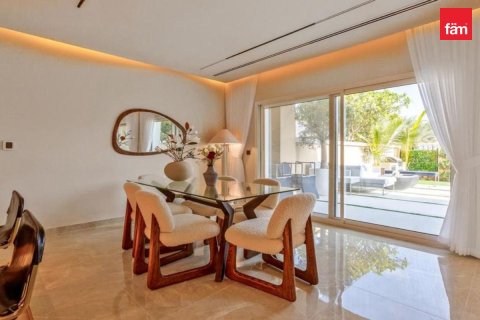 3 bedrooms Townhouse in Dubai, UAE No. 215584 8