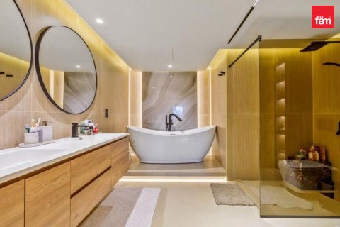 3 bedrooms Townhouse in Dubai, UAE No. 215584 18