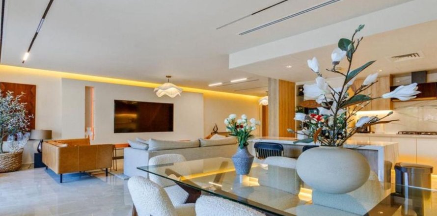 3 bedrooms Townhouse in Dubai, UAE No. 215584
