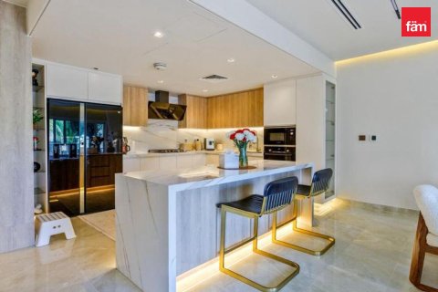 3 bedrooms Townhouse in Dubai, UAE No. 215584 7