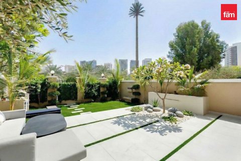 3 bedrooms Townhouse in Dubai, UAE No. 215584 22
