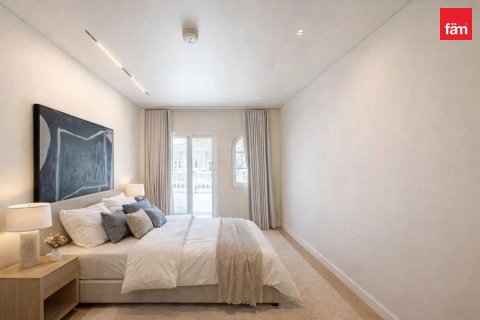 3 bedrooms Townhouse in Dubai, UAE No. 215584 10