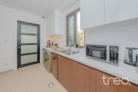 4 bedrooms Villa in Azalea, UAE No. 220792 8