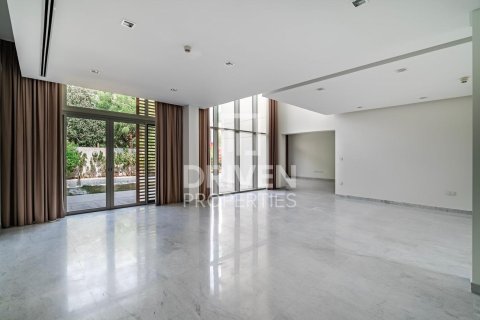 Villa de 4 dormitorios en District One, UAE No. 201252 3