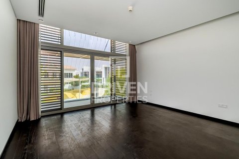 Villa de 4 dormitorios en District One, UAE No. 201252 6