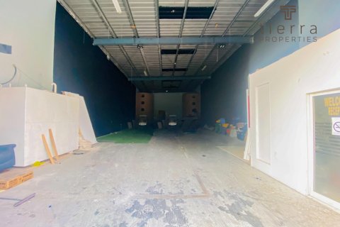 204.4m² Warehouse in Al Quoz, UAE No. 38878 3