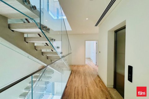 Villa de 4 dormitorios en Dubai, UAE No. 131973 16