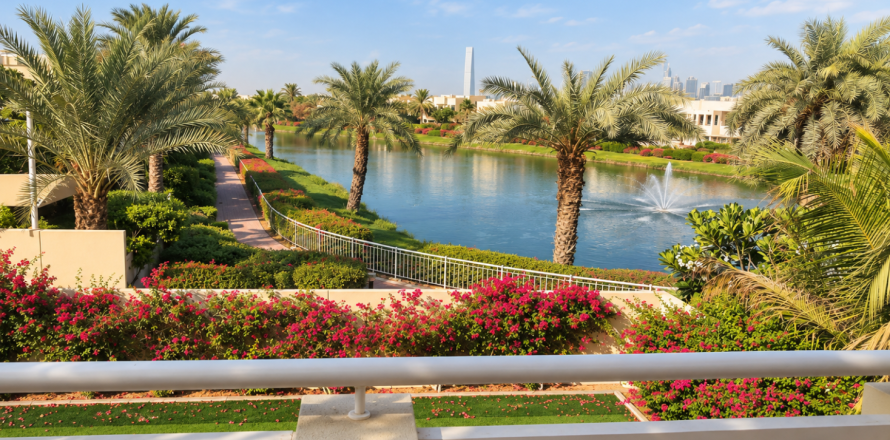 Villa de 5 chambres à Dubai, UAE No. 224572