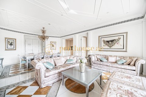 Appartement de 2 chambres à Palazzo Versace, UAE No. 128844 6