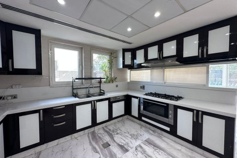 5 bedrooms Villa in Jumeirah Islands, UAE No. 213517 5