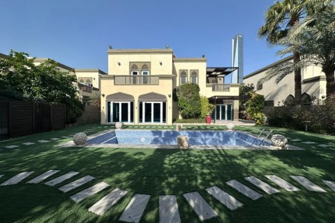 5 bedrooms Villa in Jumeirah Islands, UAE No. 213517 14