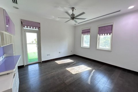 5 bedrooms Villa in Jumeirah Islands, UAE No. 213517 8