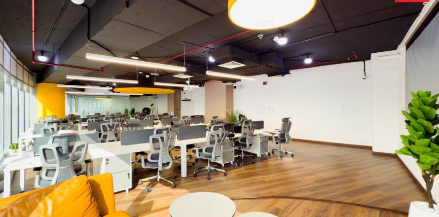 102.3m² Office in Dubai, UAE No. 131956