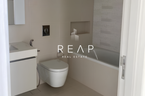 Квартира с 1 спальней в EMAAR Beachfront, ОАЭ №29014 4