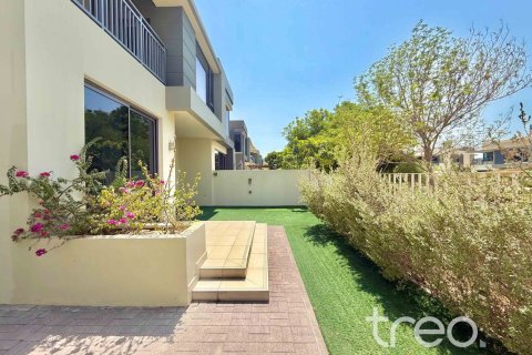 5 bedrooms Villa in Dubai Hills Estate, UAE No. 220805 3