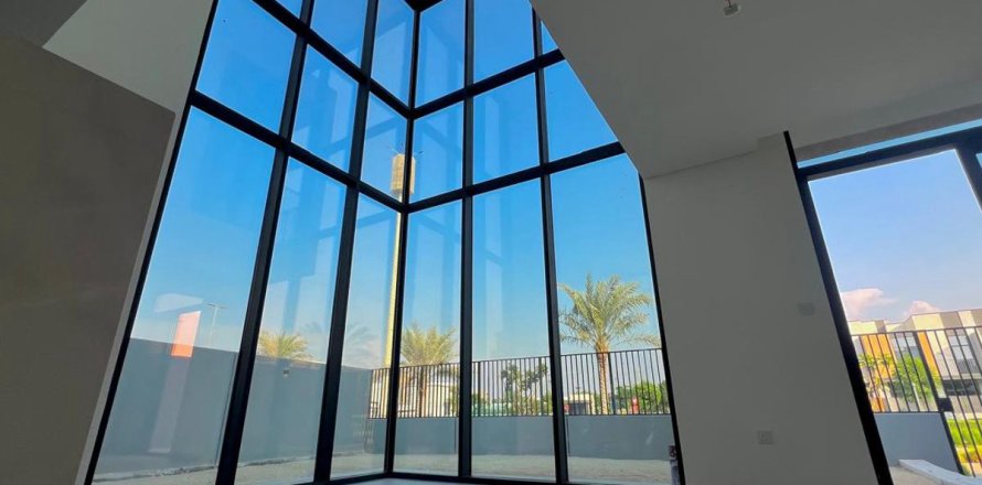 4 bedrooms Villa in Dubai, UAE No. 226972