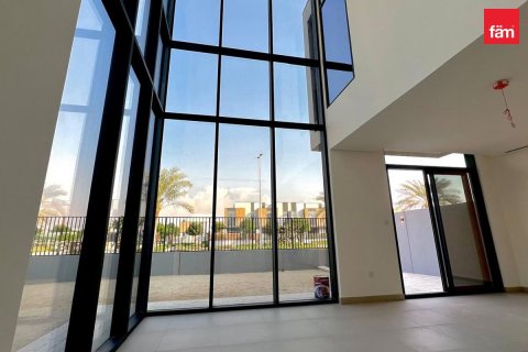 4 bedrooms Villa in Dubai, UAE No. 226972 5