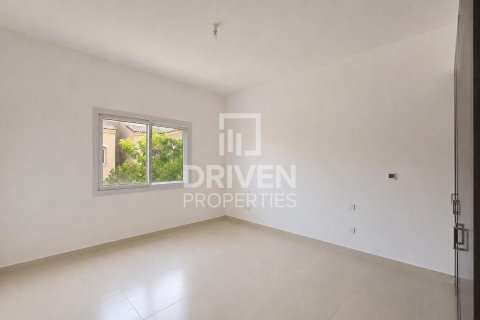 Villa de 2 dormitorios en Casa Dora, UAE No. 215219 10
