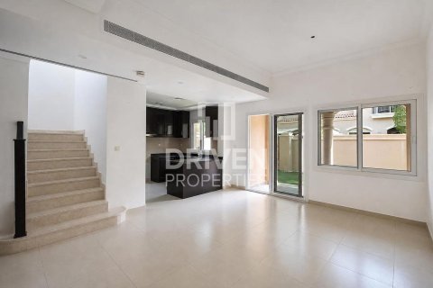 Villa de 2 chambres à Casa Dora, UAE No. 215219