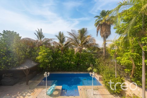 5 bedrooms Villa in Meadows, UAE No. 220761 3