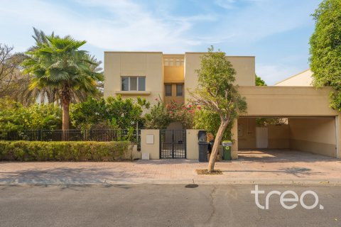 5 bedrooms Villa in Meadows, UAE No. 220761 22