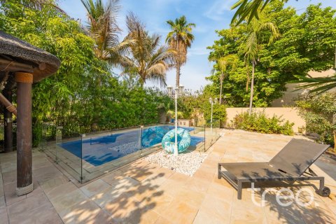5 bedrooms Villa in Meadows, UAE No. 220761 19