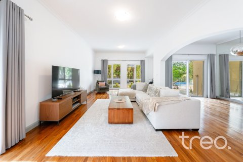 5 bedrooms Villa in Meadows, UAE No. 220761 4
