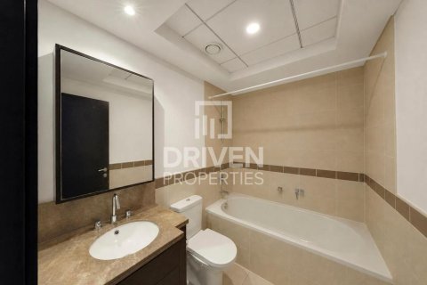Studio Apartment in 29 Burj Boulevard, UAE No. 211965 8