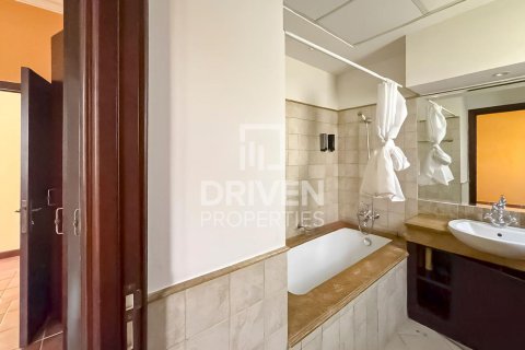 Вилла с 6 спальнями в Hacienda, ОАЭ №221008 13