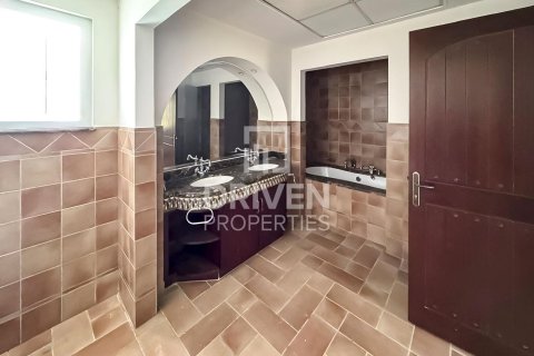 Вилла с 6 спальнями в Hacienda, ОАЭ №221008 14