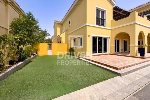 Вилла с 6 спальнями в Hacienda, ОАЭ №221008 21