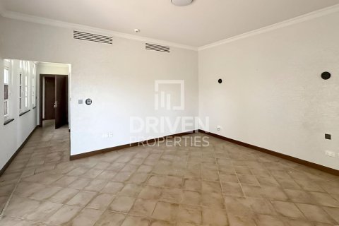 Вилла с 6 спальнями в Hacienda, ОАЭ №221008 7