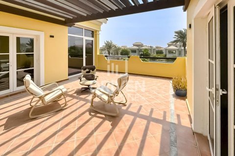 Вилла с 6 спальнями в Hacienda, ОАЭ №221008 20