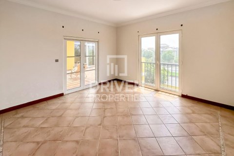 Вилла с 6 спальнями в Hacienda, ОАЭ №221008 8