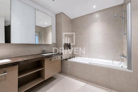 Apartment de 3 dormitorios en BLVD Heights, UAE No. 215201 23