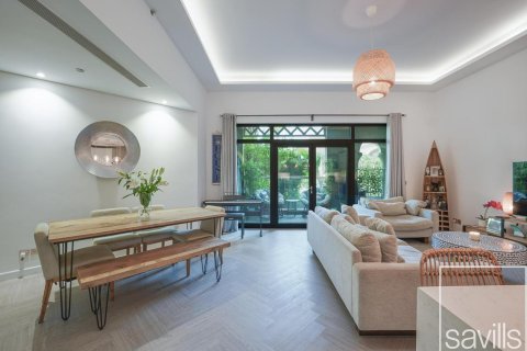 Квартира с 2 спальнями в Shoreline Apartments, ОАЭ №205968 3