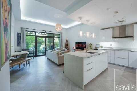 Квартира с 2 спальнями в Shoreline Apartments, ОАЭ №205968 5