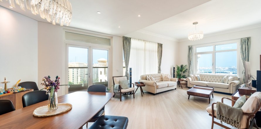 3 bedrooms Apartment in Palm Jumeirah, UAE No. 220302