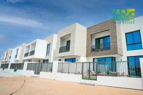 2 bedrooms Townhouse in Mina Al Arab, UAE No. 24738