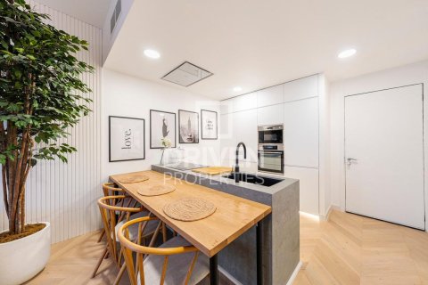 Apartment de 2 dormitorios en District 15, UAE No. 221449 16