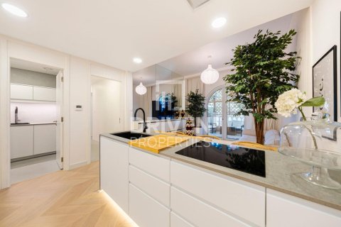 Apartment de 2 dormitorios en District 15, UAE No. 221449 5