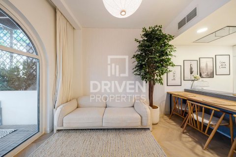 Apartment de 2 dormitorios en District 15, UAE No. 221449 7