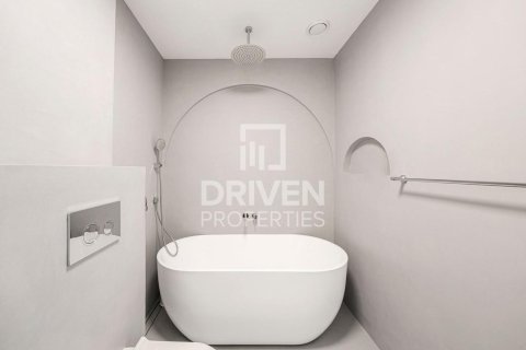 Apartment de 2 dormitorios en District 15, UAE No. 221449 21