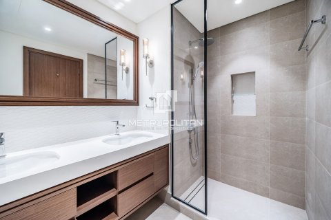2 bedrooms Apartment in EMAAR Beachfront, UAE No. 129517 21