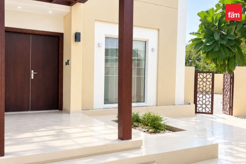 Villa de 3 chambres à Dubai, UAE No. 221859