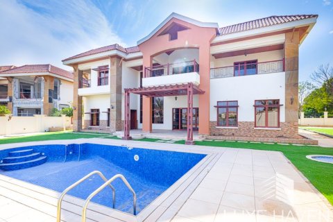 Villa de 5 dormitorios en The Mansions, UAE No. 10510