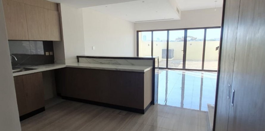 Townhouse de 4 dormitorios en Dubai, UAE No. 205199