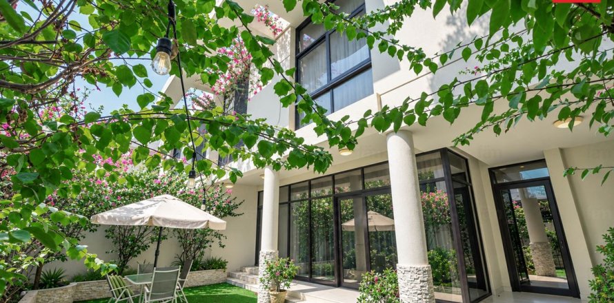 3 bedrooms Townhouse in Dubai, UAE No. 216741