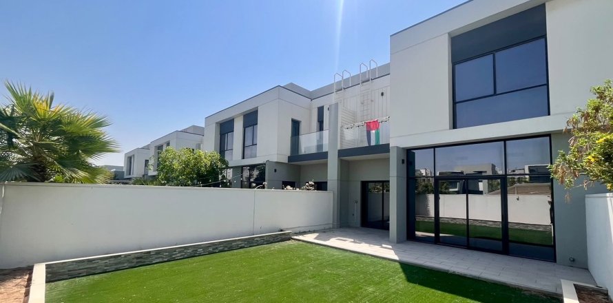 Townhouse de 3 dormitorios en Al Furjan, UAE No. 215421