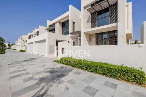 6 bedrooms Villa in District One, UAE No. 225627 28